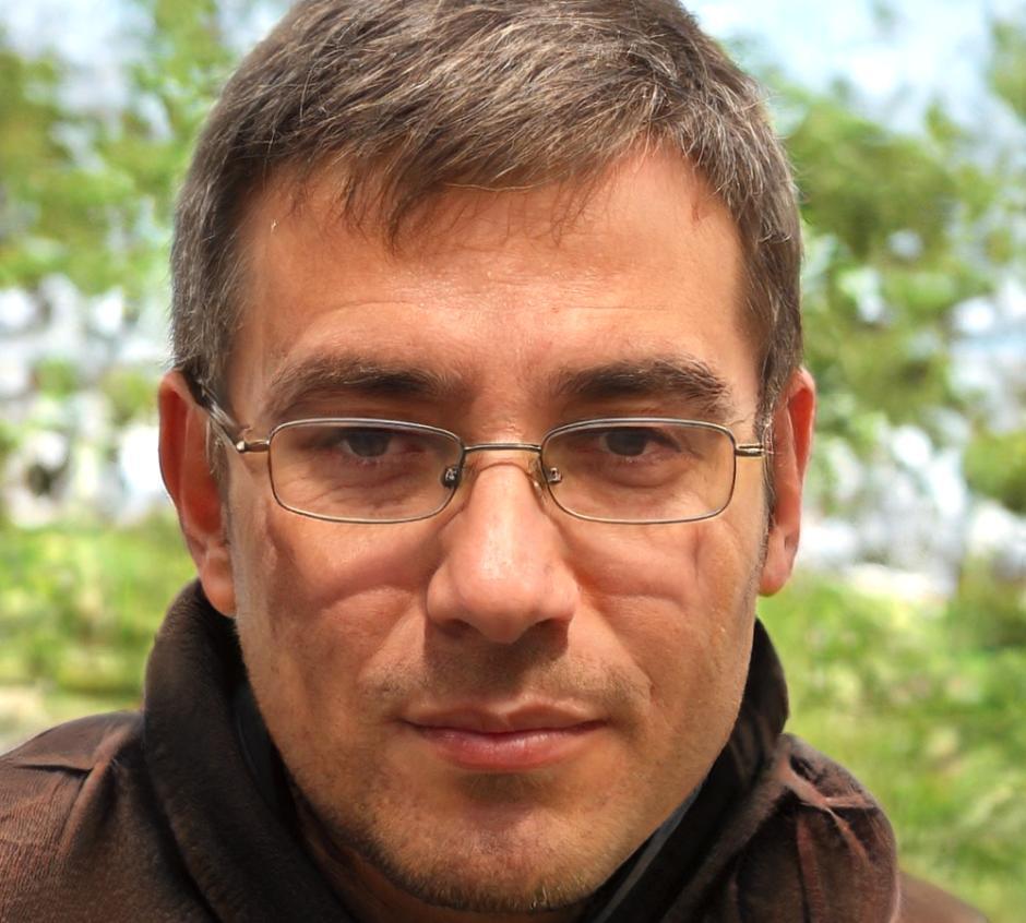 Portrait de Marc Dubois, expert en psychologie financière